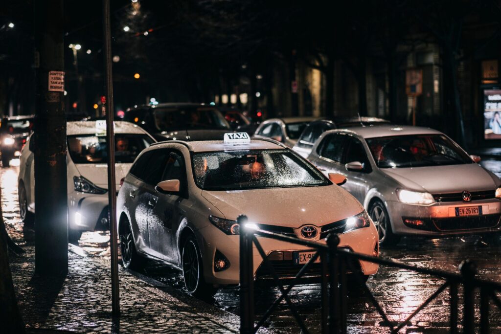 pexels-photo-6772851-6772851 taxi per stazione ferroviaria a Bormio
